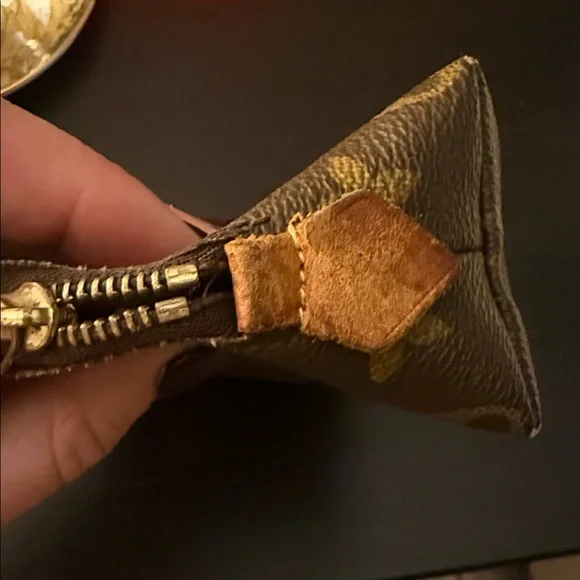 Louis Vuitton Brown and Gold Monogram Clutch - Picture 15 of 16